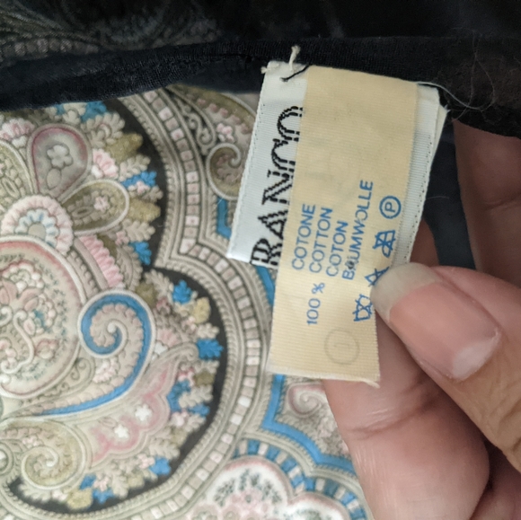 Gianfranco Ferre Large shawl wrap - Picture 3 of 5